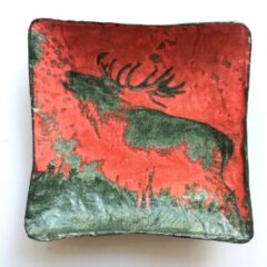 coupelle en papier mâché représentant un cerf bramant