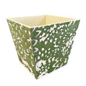Grand pot à crayons  – Décor papier népalais motif fleurs ivoire sur fond vert